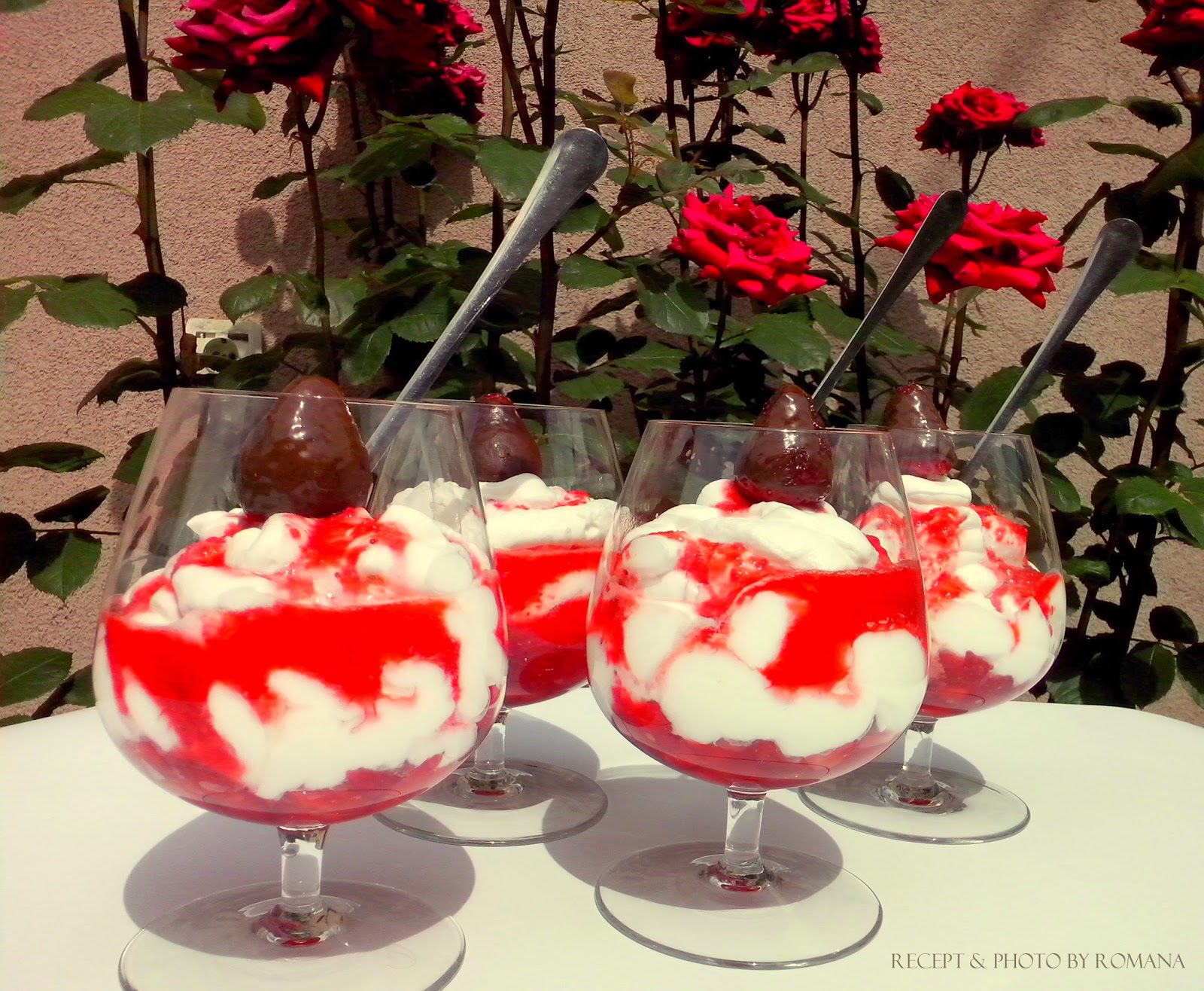 Desertų Receptai: Saldūs Pasiūlymai Jūsų Stalui